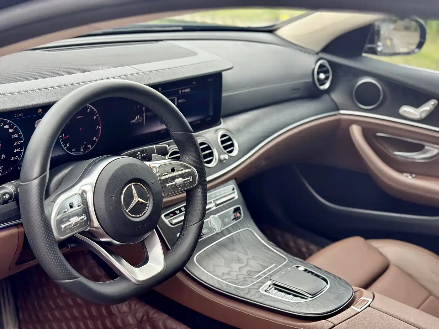 Mercedes-Benz E-Class 2019 E 200 L фото 4