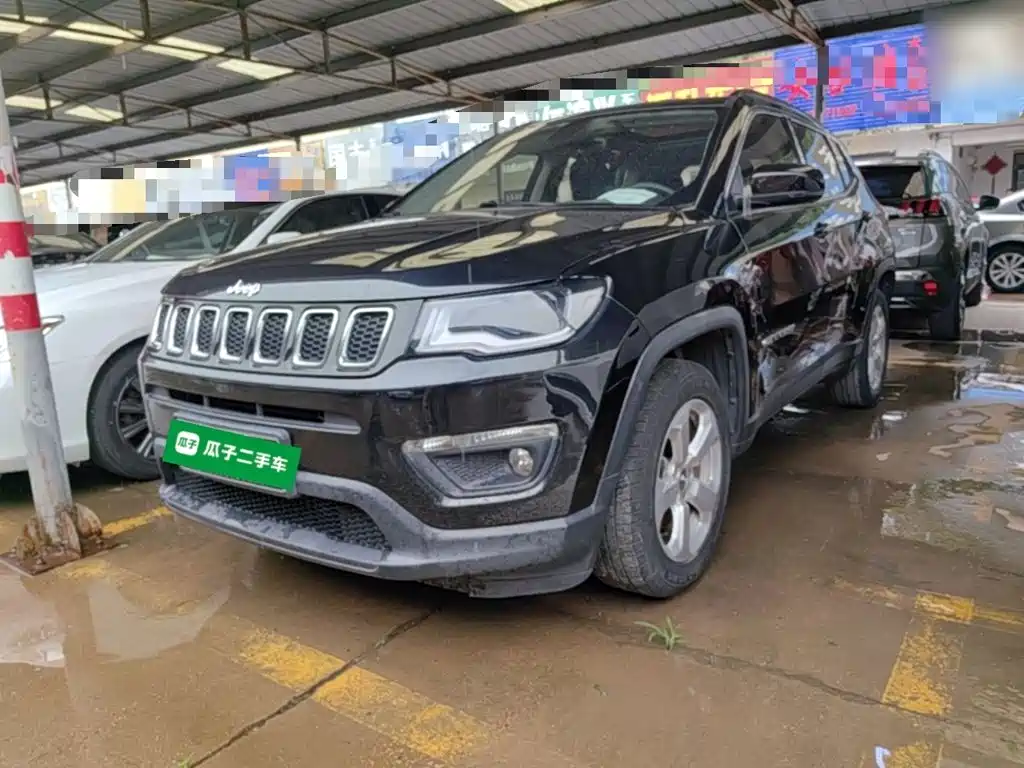 Фото 2 - Jeep Compass