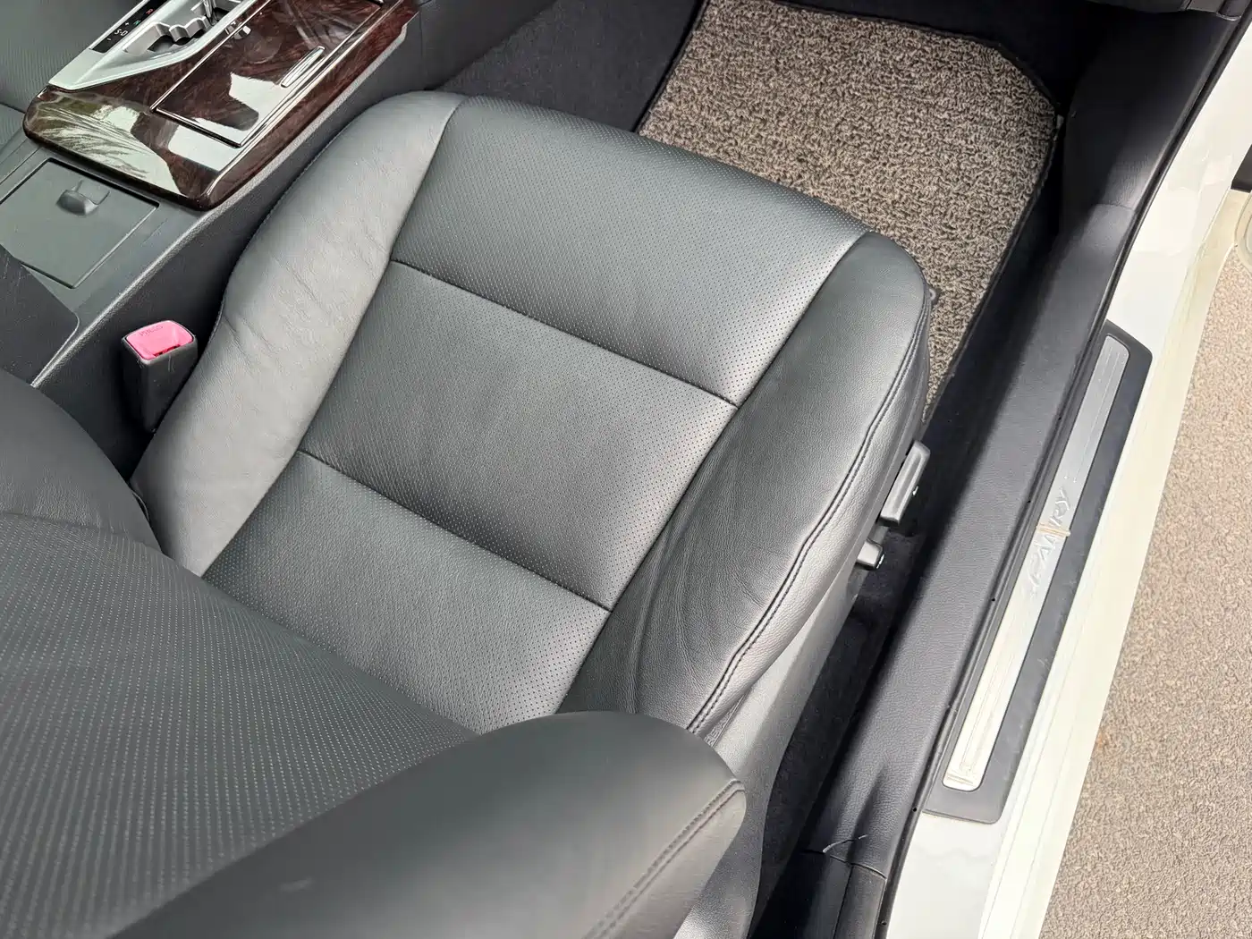 Toyota Camry 2015 2.0G Leading Edition фото 12