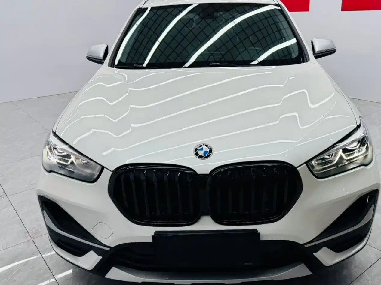 BMW X1 2022 sDrive20Li Fashion фото 2