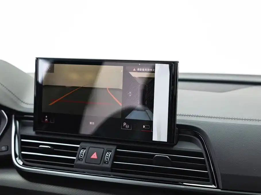 Audi Q5L 2025 Model Year Facelift 45th Anniversary Edition 45 TFSI Luxury Dynamic фото 15