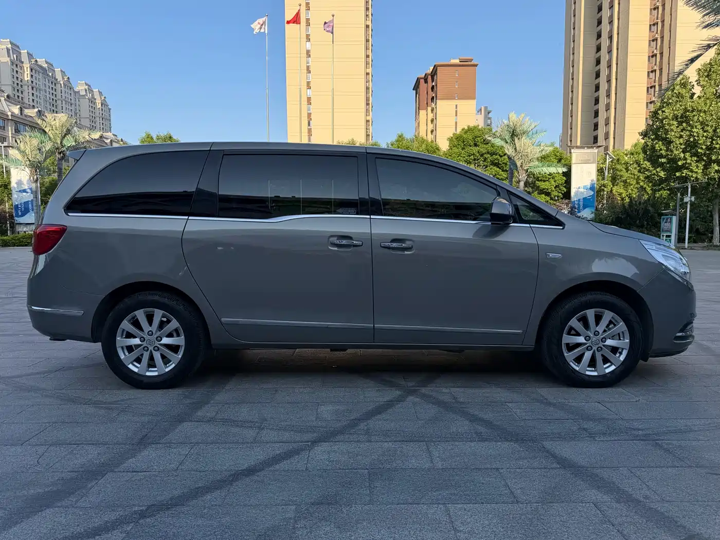 Buick GL8 2018 28T Luxury Model China VI фото 6