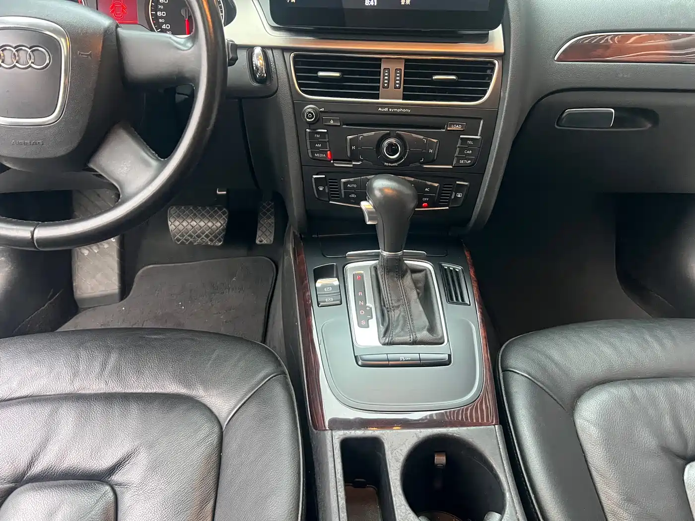 Audi A4L 2010 2.0 TFSI Comfort фото 25