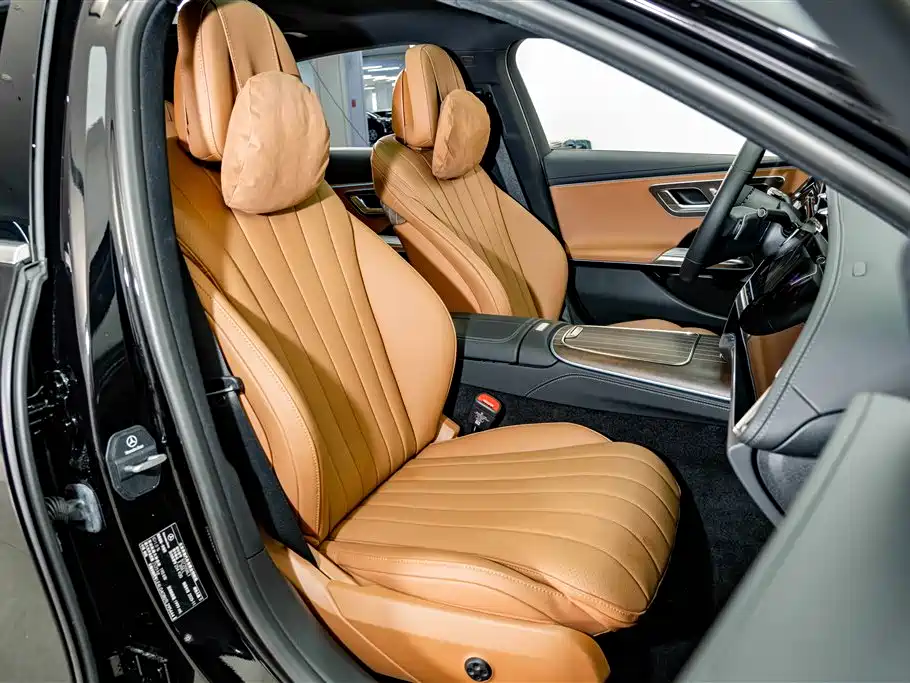 Photo 19 - Mercedes-Benz E-Class