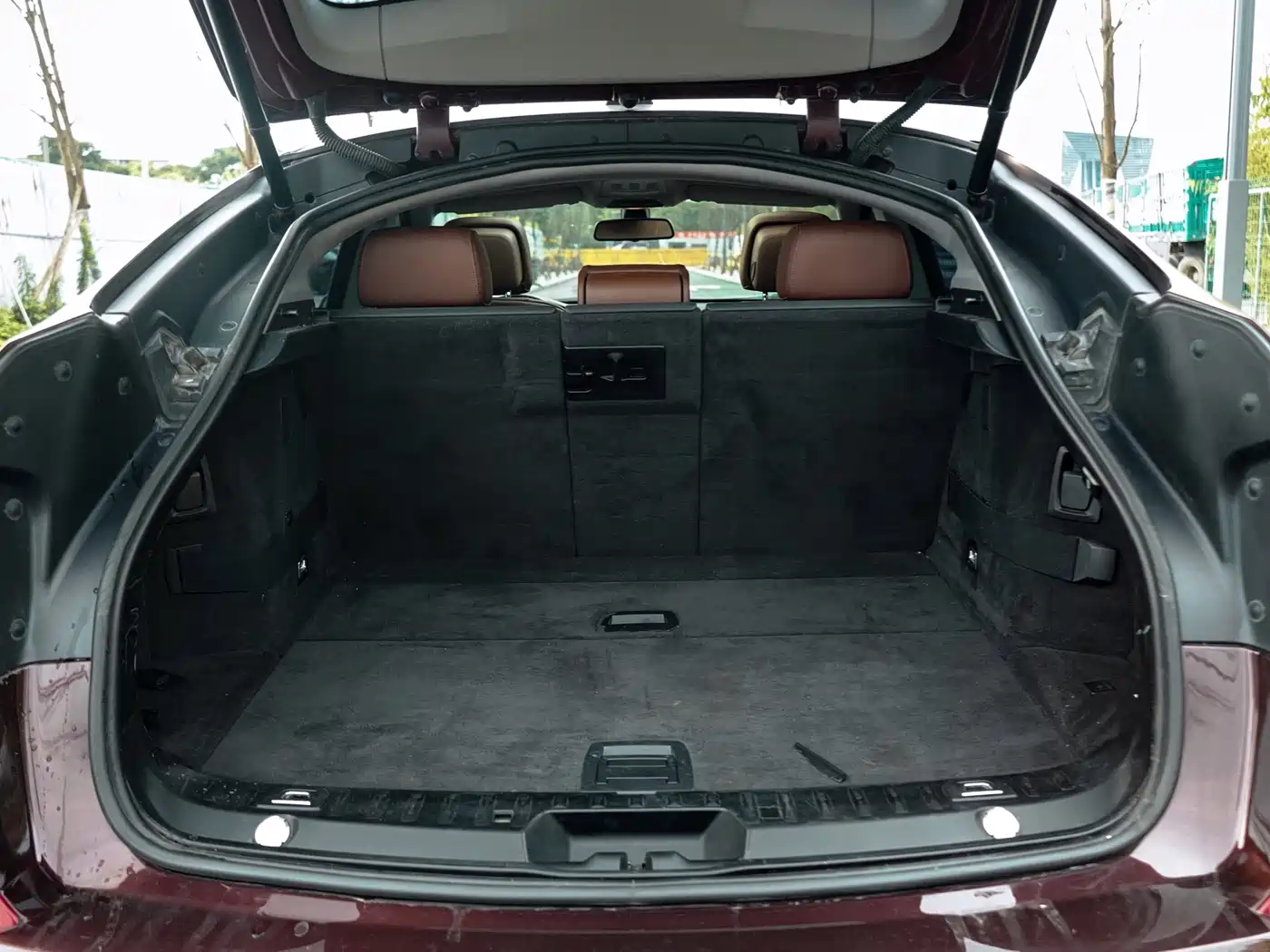 BMW 5 Series GT 2011 535i Elegance фото 28