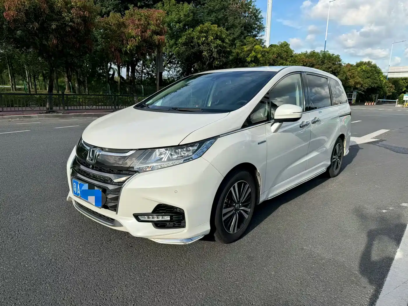 Фото 1 - Honda Odyssey