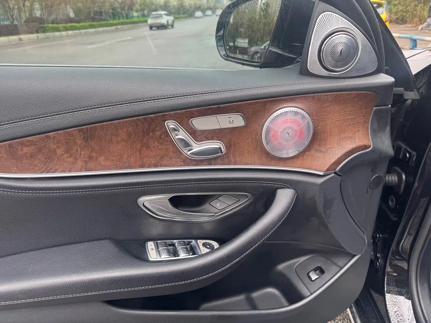 Mercedes-Benz E-Class 2016 E 300 L Fashion Type фото 13