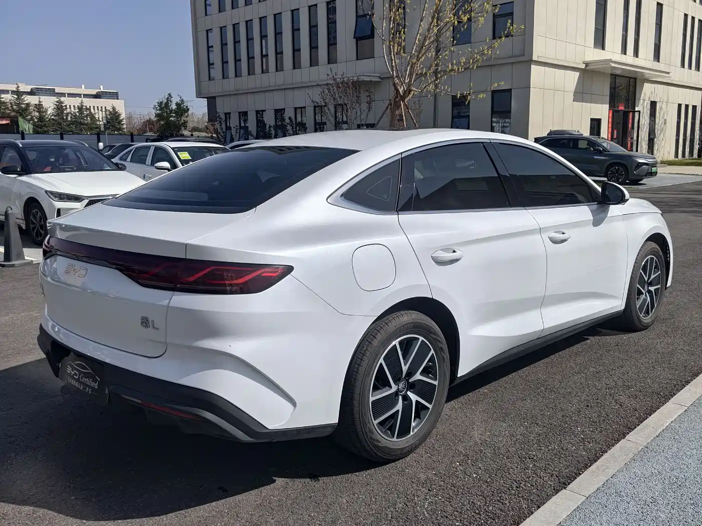 BYD Qin L 2024 DM-i 120KM Leading фото 8