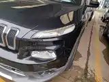 Фото 24 - Jeep Cherokee