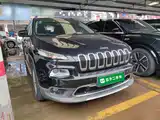 Фото 4 - Jeep Cherokee