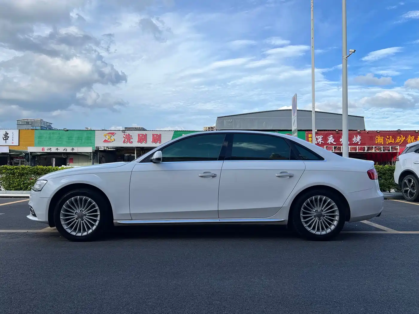 Фото 8 - Audi A4L
