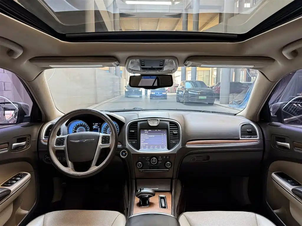 Chrysler 300C (Import) 2013 2013 3.6L Prestige Edition