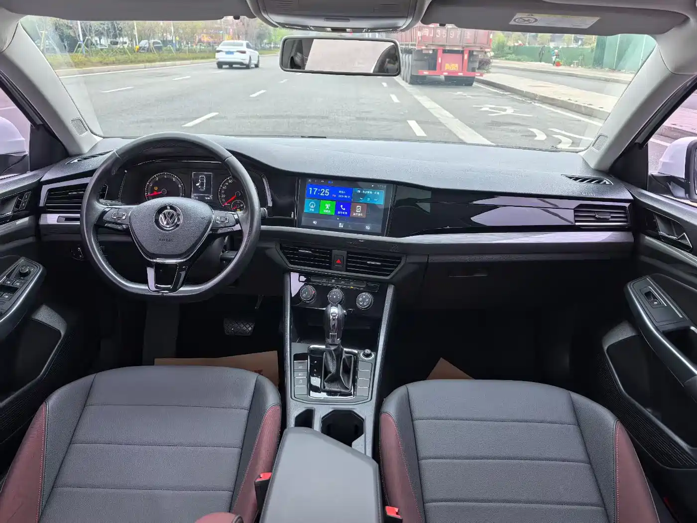 Volkswagen Bora 2019 1.5L Automatic Comfort Type фото 4