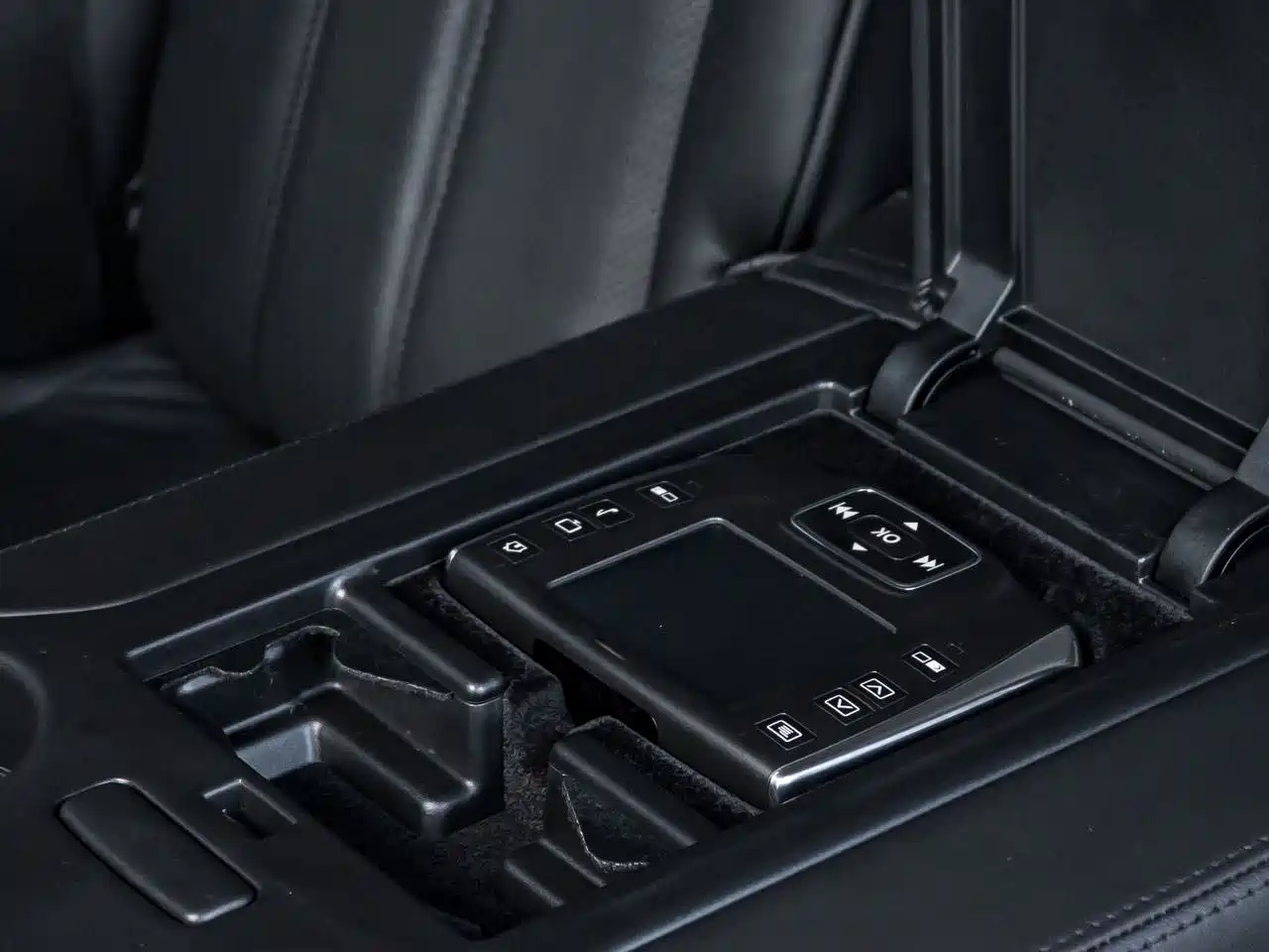 Photo 19 - Land Rover Range Rover