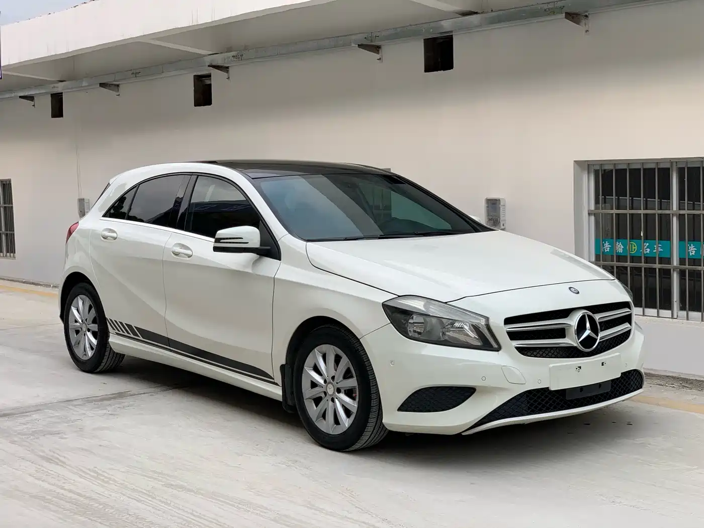 Mercedes-Benz A-Class (Import) 2013 A 180 Fashion фото 3