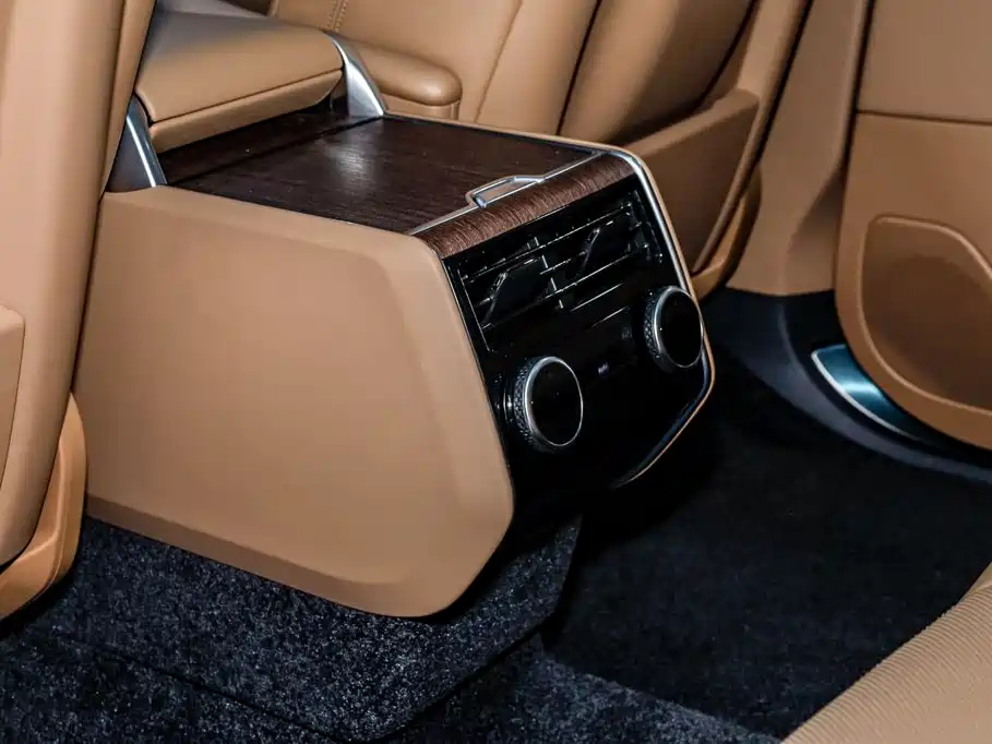 Photo 11 - Land Rover Range Rover