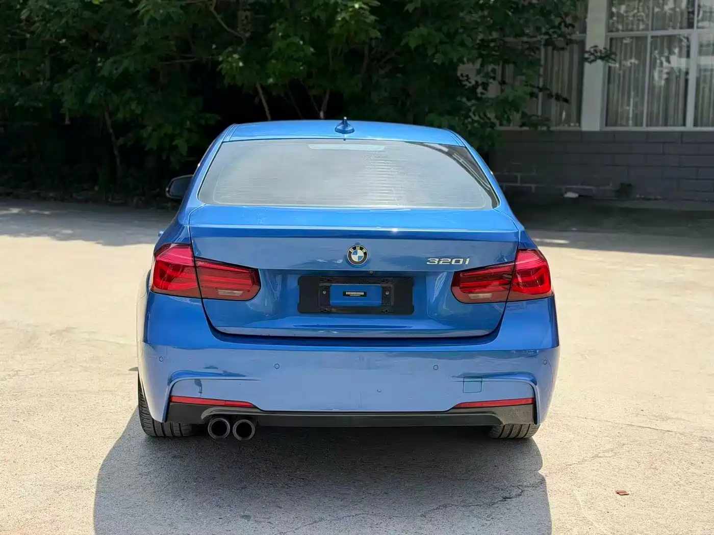 BMW 3 Series 2018 320i M Sport Black Night Edition фото 5