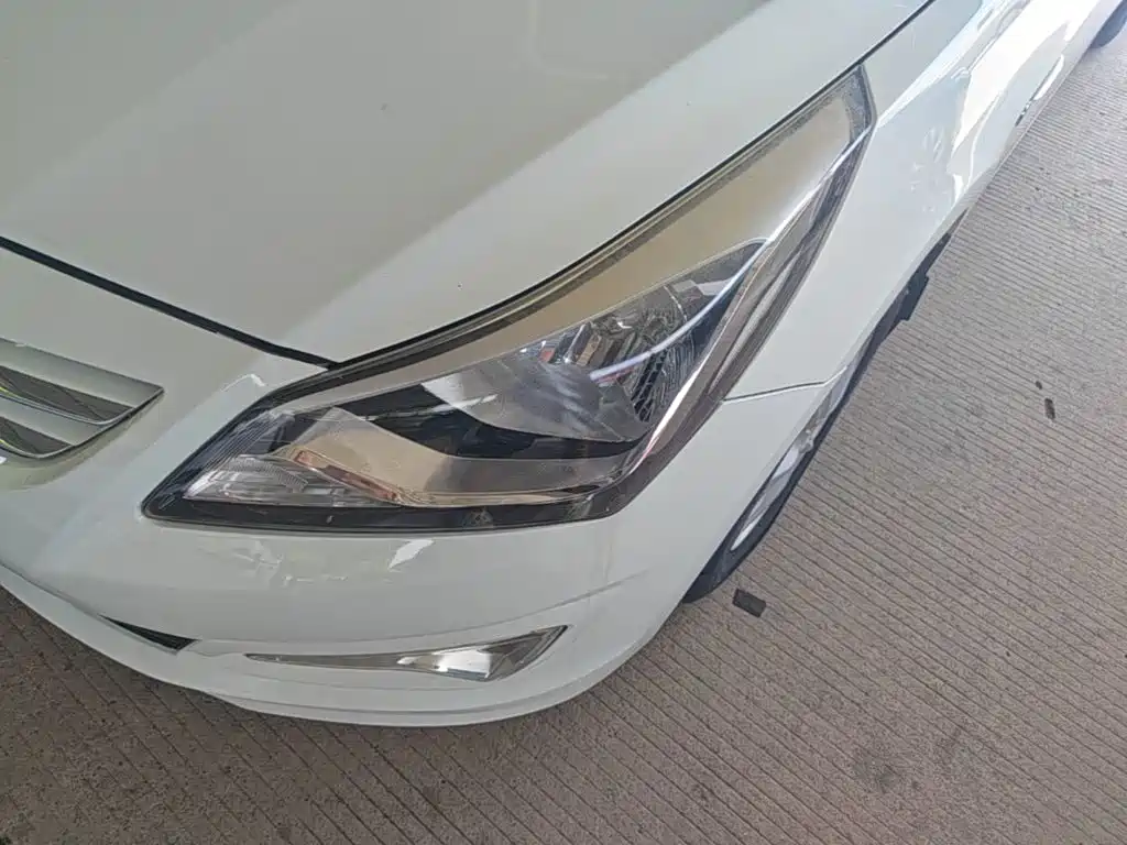 Hyundai Reina 2014 2014 Model 1.4L Automatic GLX