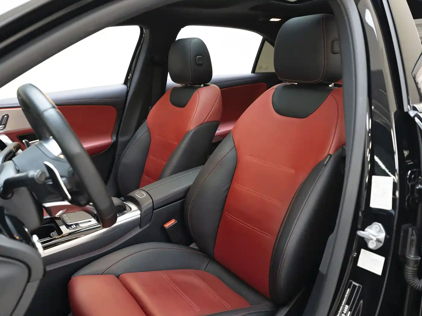 Mercedes-Benz A-Class AMG 2022 AMG A 35 L 4MATIC фото 6