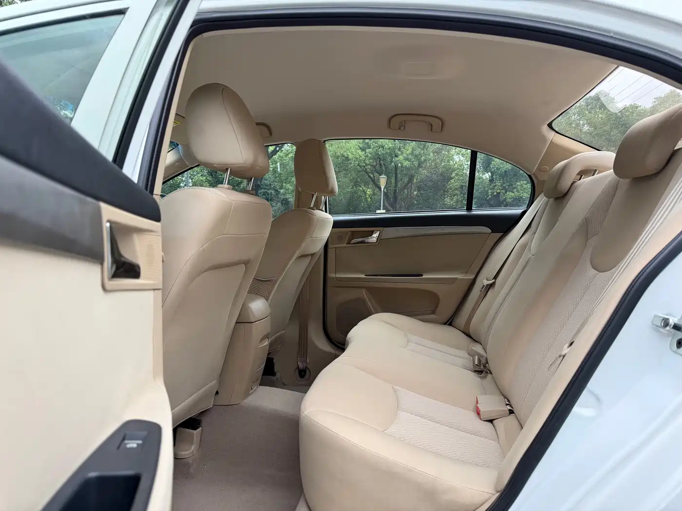 Roewe 350 2015 2014 1.5L Automatic Express Edition