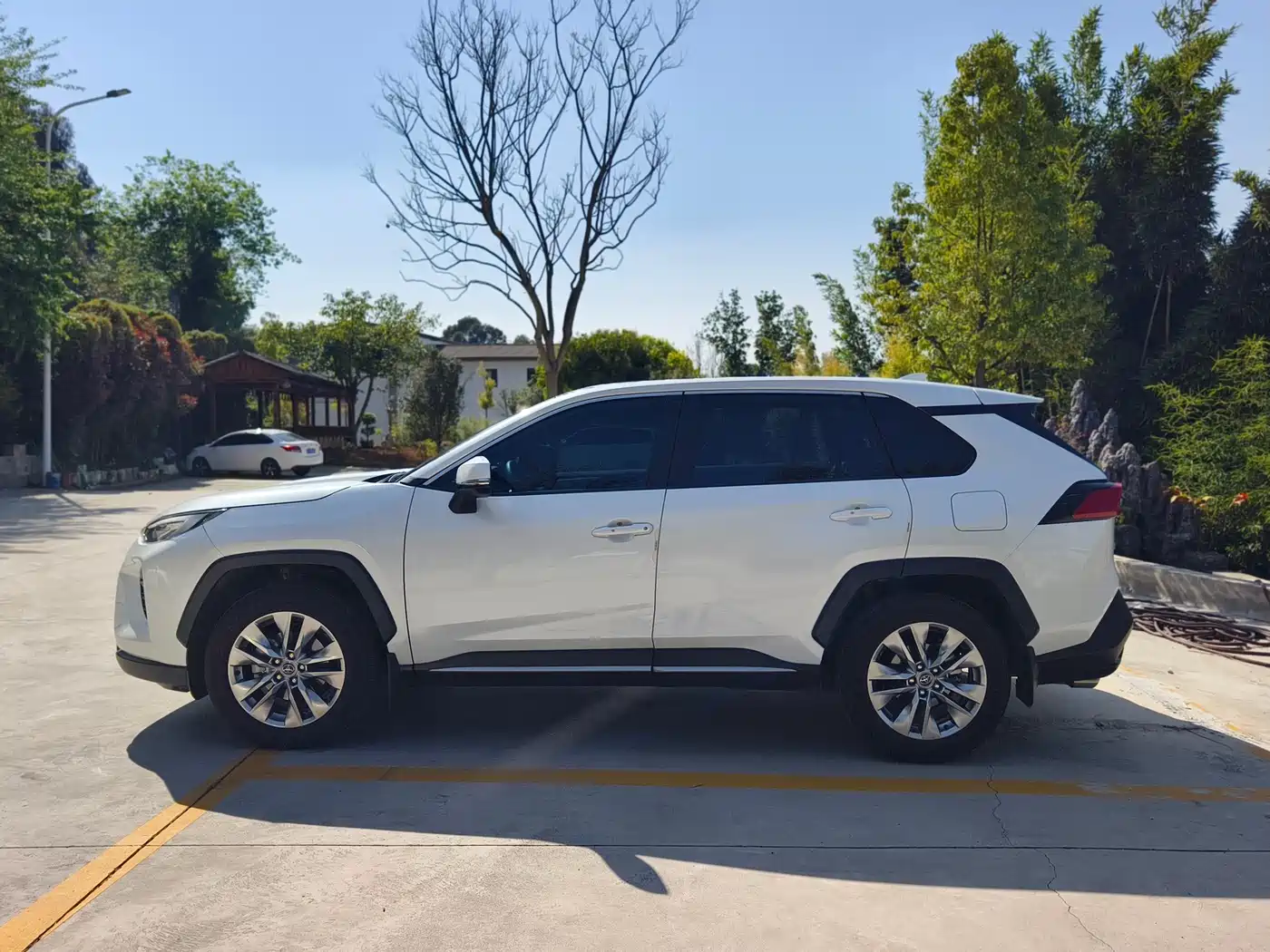 Toyota Wildlander 2024 2.0L CVT 2WD Urban Edition фото 11