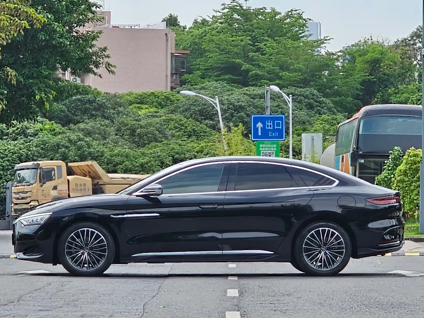 BYD Han 2023 DM-i Champion Edition 121KM Honor фото 13