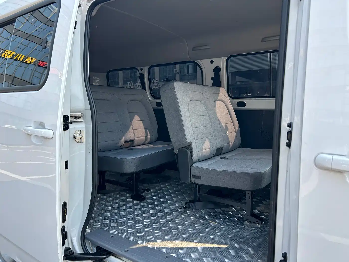 Wuling Motors Wuling Yangguang 2024 2024 300km Comfort Passenger Version 60kW