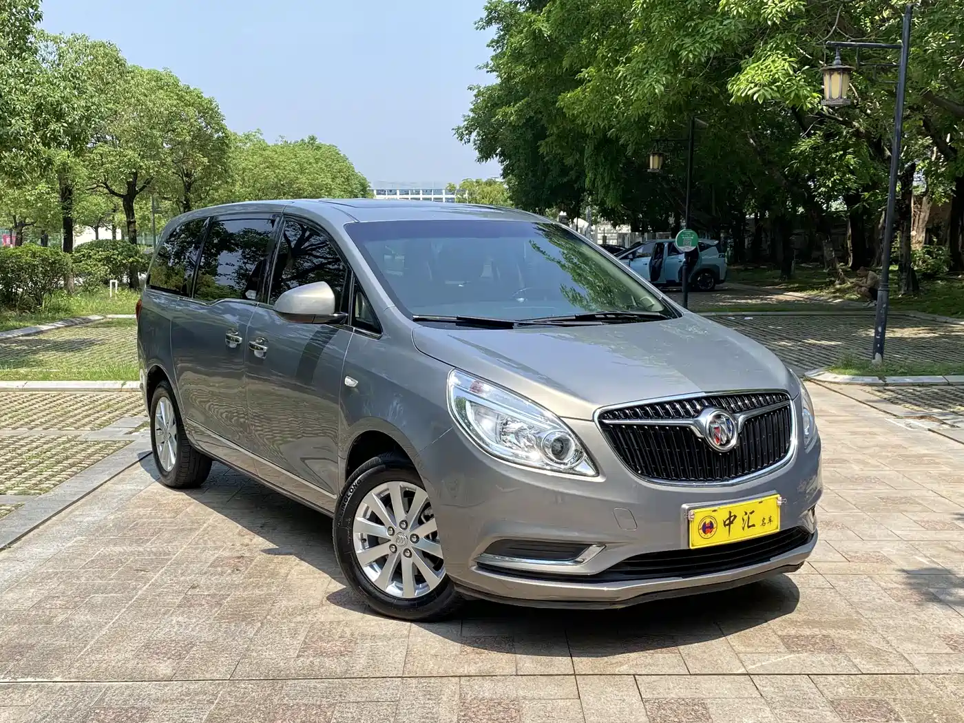 Buick GL8 2018 28T Luxury Model China VI фото 3