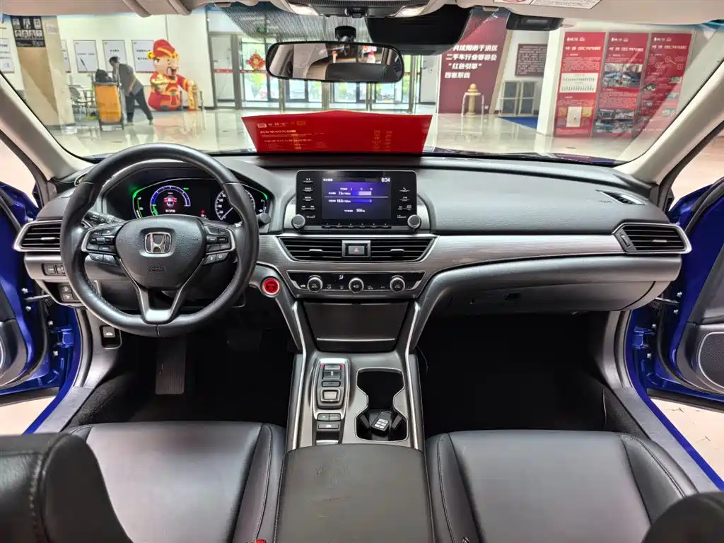 Фото 10 - Honda Accord