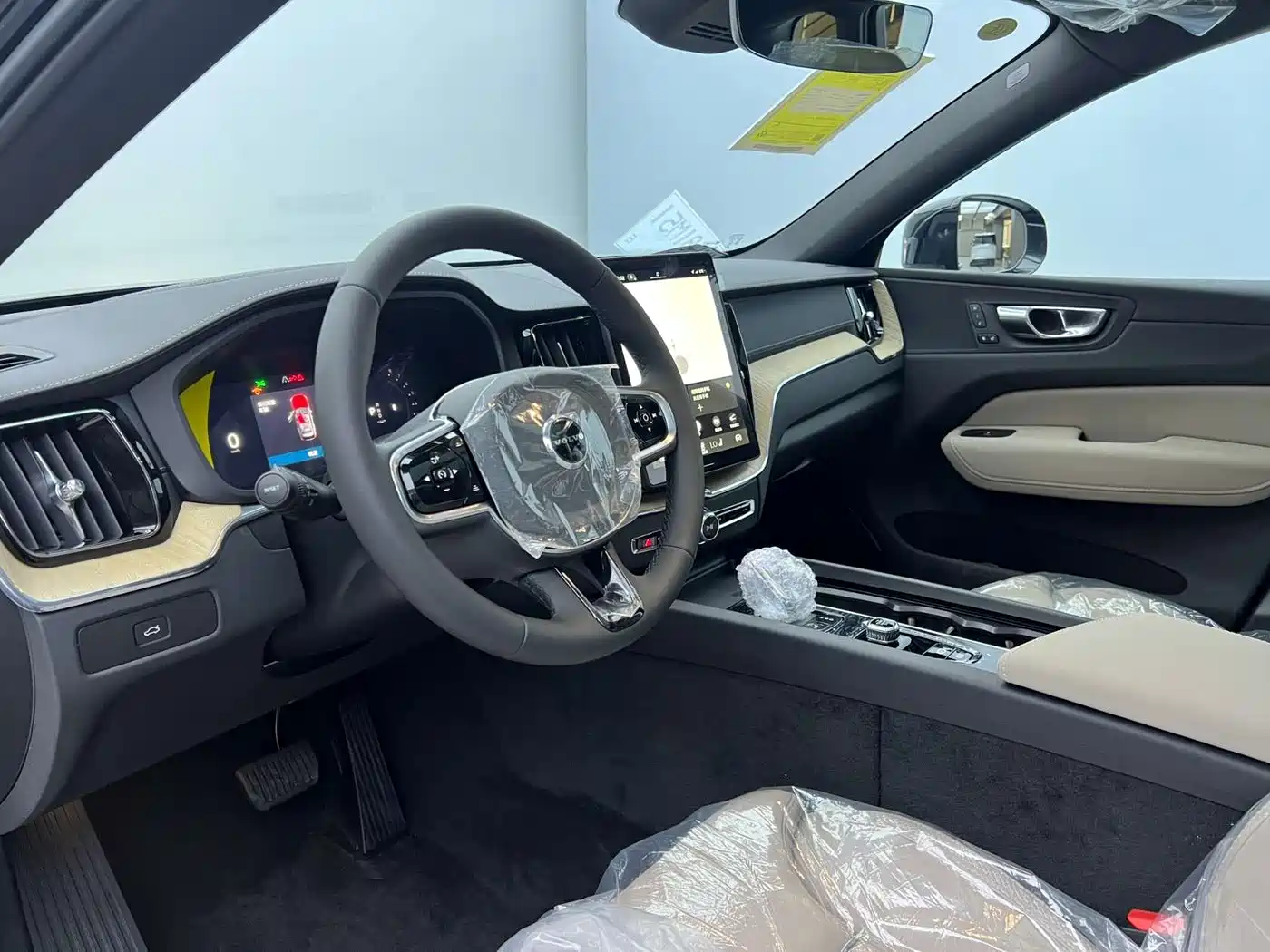 Volvo XC60 2026 2026 Model B5 AWD Premium Luxury