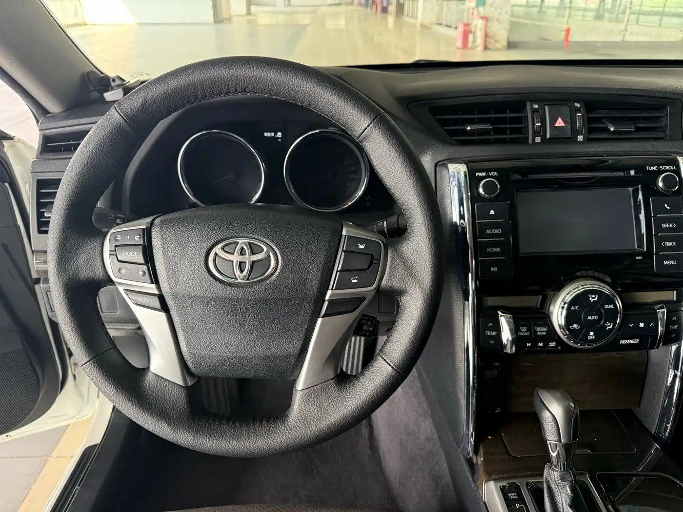 Toyota Reiz 2013 2.5V Premium Edition фото 9