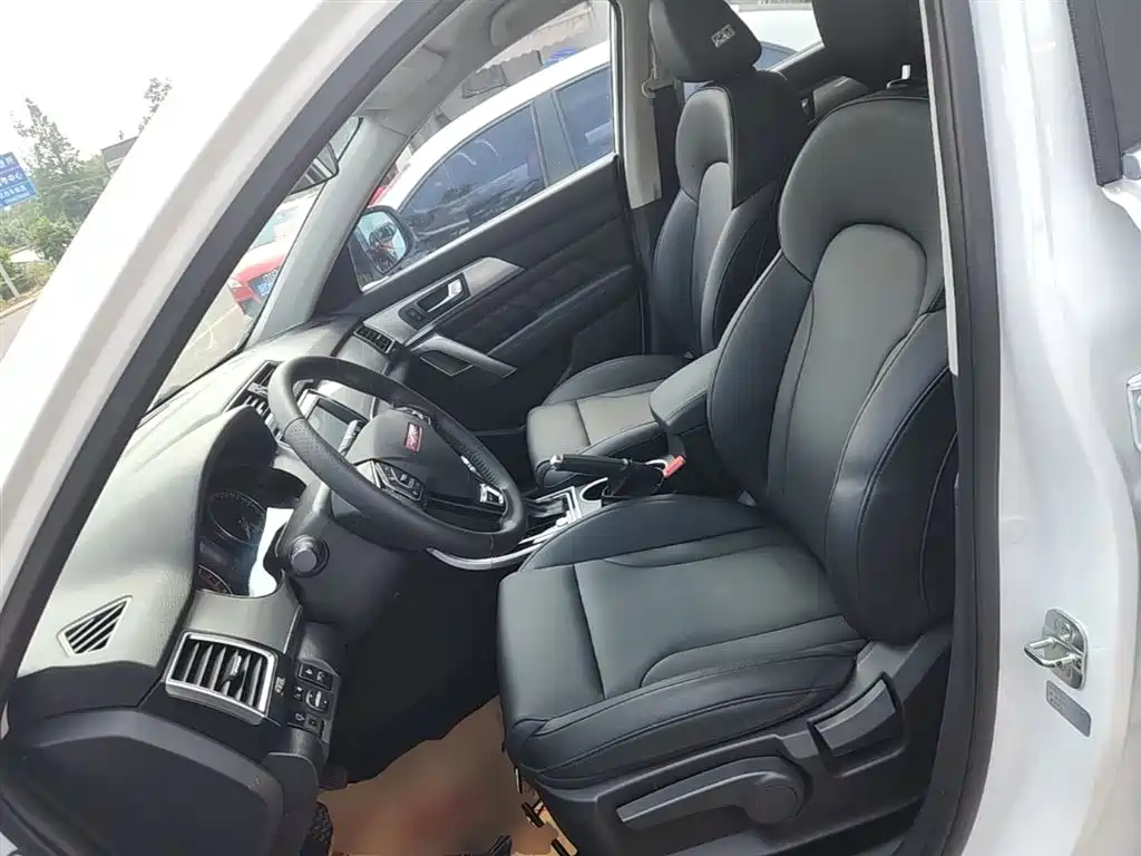 Haval H2 2015 1.5T Automatic 2WD Elite Edition фото 15