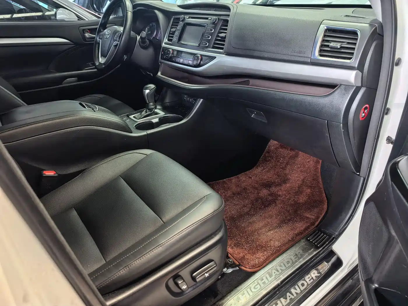 Toyota Highlander 2018 2.0T 4WD Luxury 7-seater (China V) фото 8