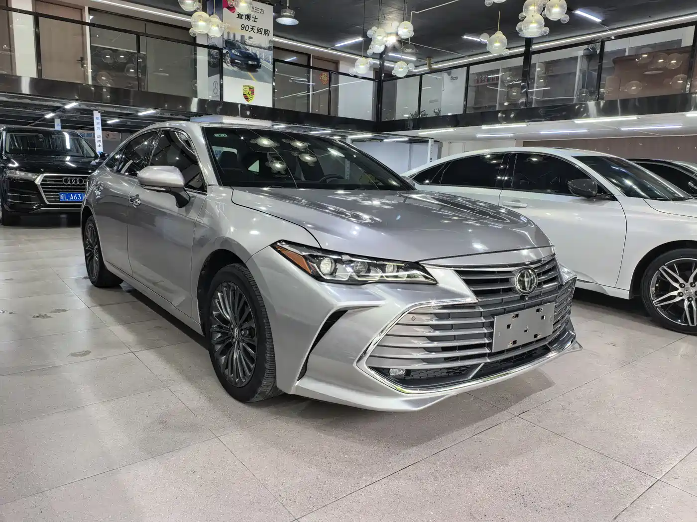 Toyota Avalon 2019 2.0L XLE Premium Edition (China VI) фото 3