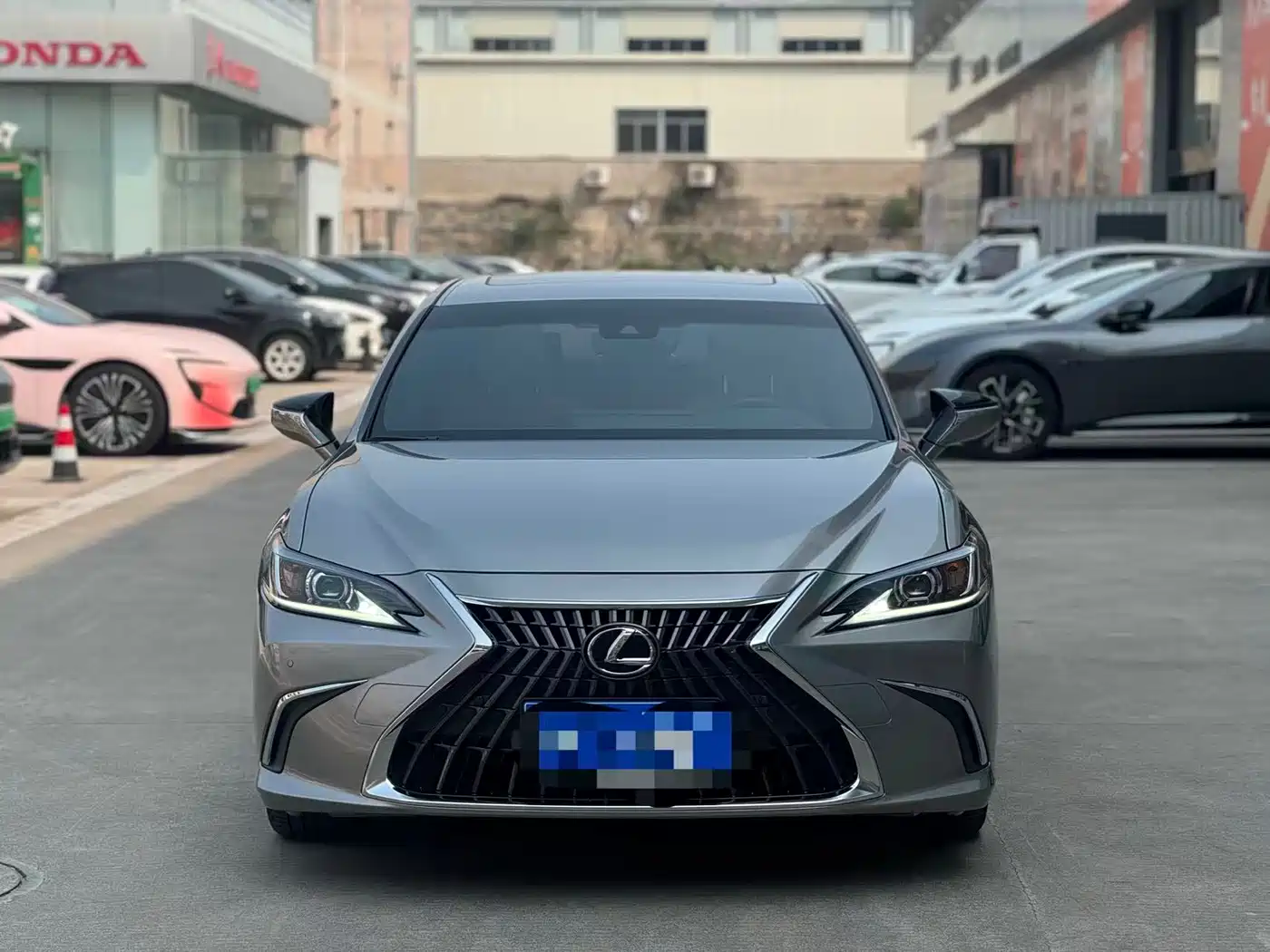 Lexus ES 2022 200 Excellence Edition фото 2