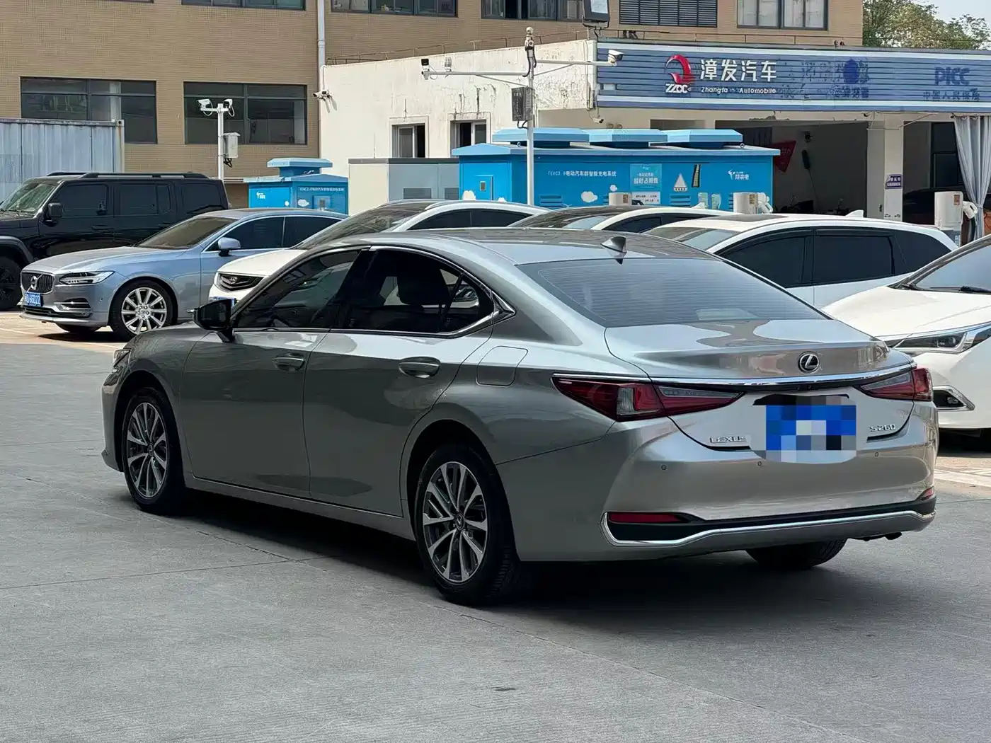 Lexus ES 2022 200 Excellence Edition фото 8