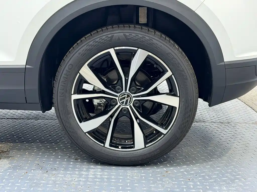 Фото 6 - Volkswagen T-ROC
