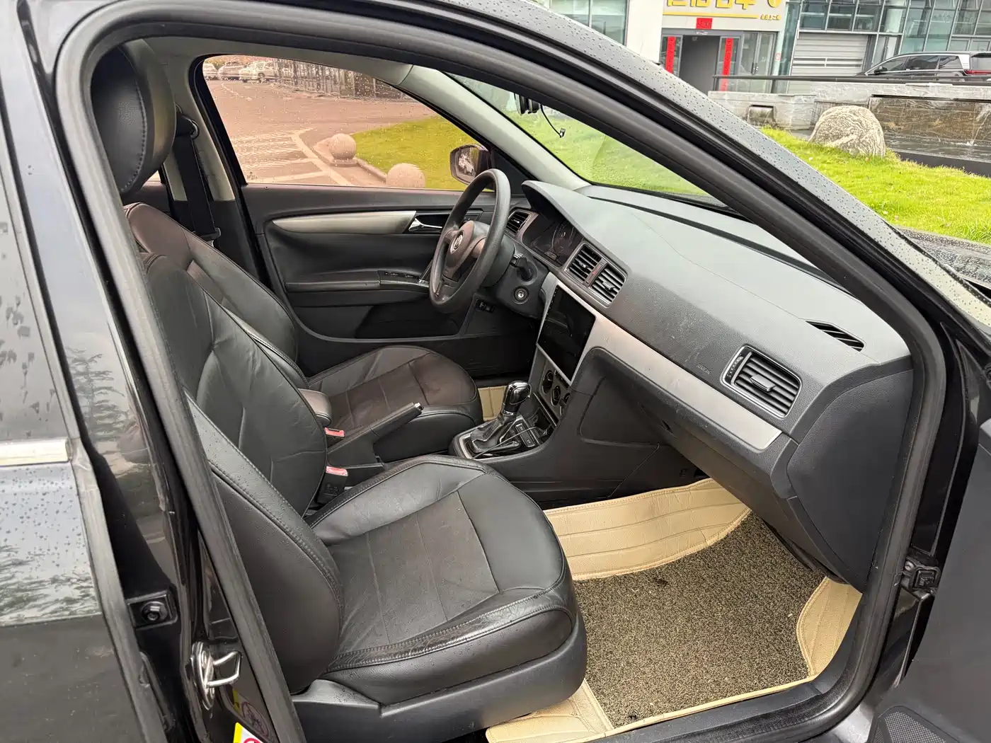 Volkswagen Lavida 2013 Facelift Classic 1.6L Automatic Comfort фото 16