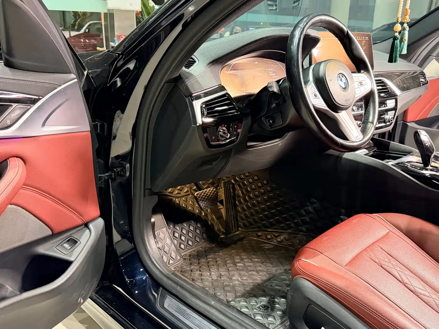BMW 5 Series 2022 Model Second Facelift 525Li M Sport Package фото 11