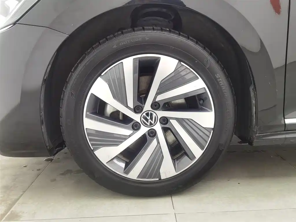 VOLKSWAGEN PASSAT NEW ENERGY