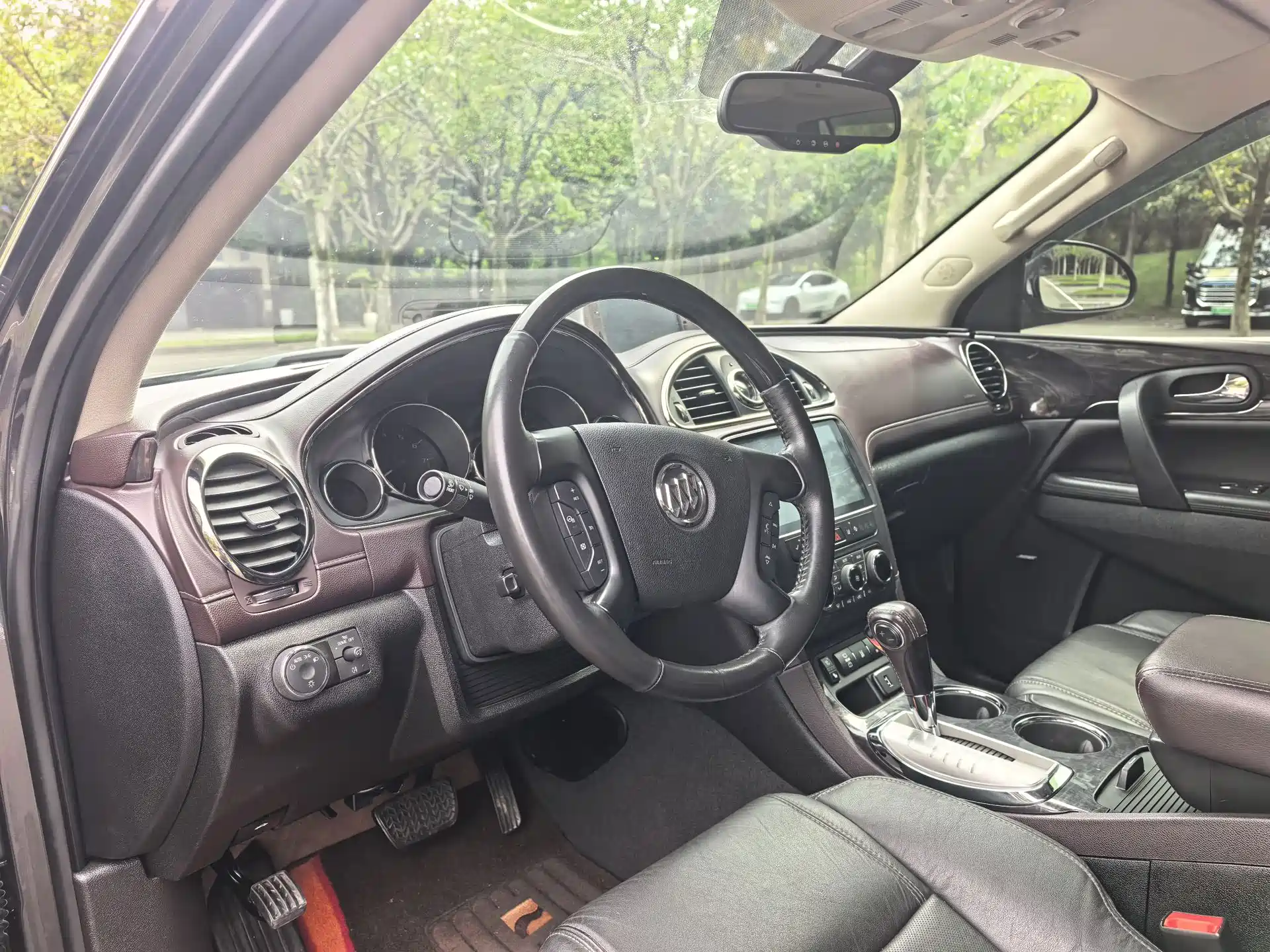 Фото 16 - Buick Enclave