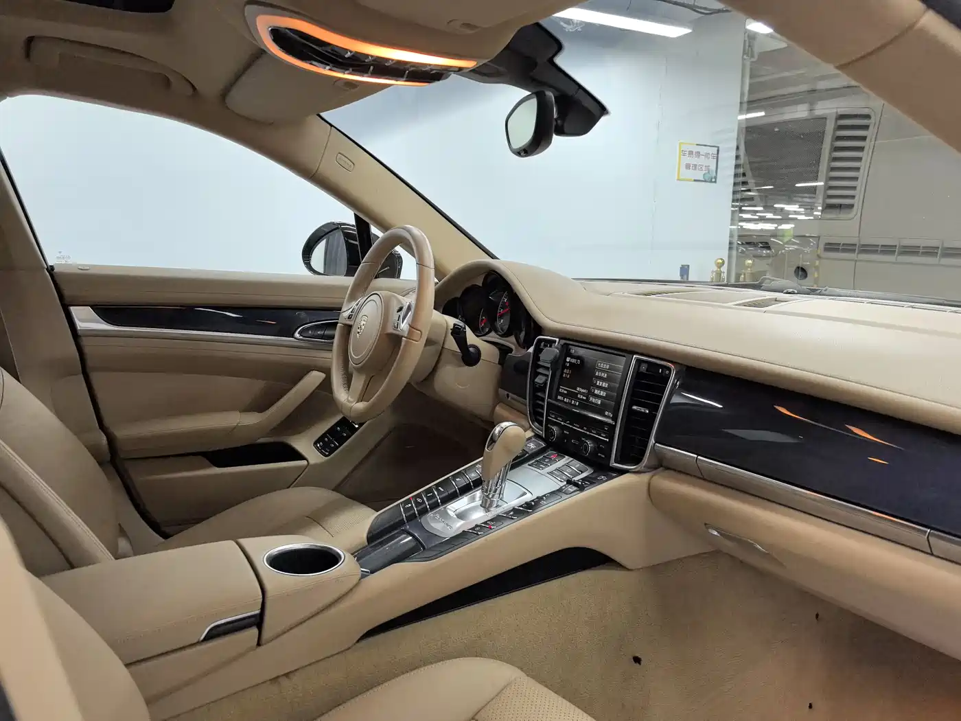Porsche Panamera 2013 Panamera 4 Platinum Edition 3.6L фото 5