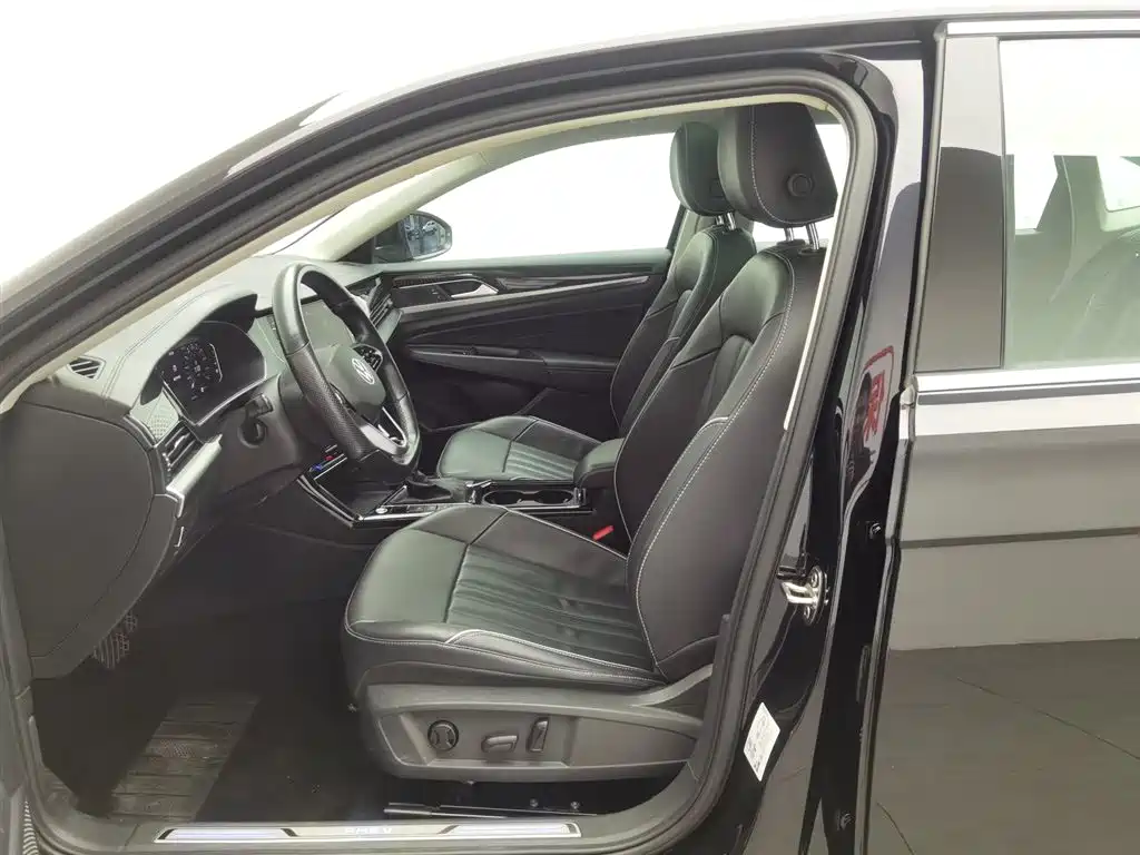 VOLKSWAGEN PASSAT NEW ENERGY