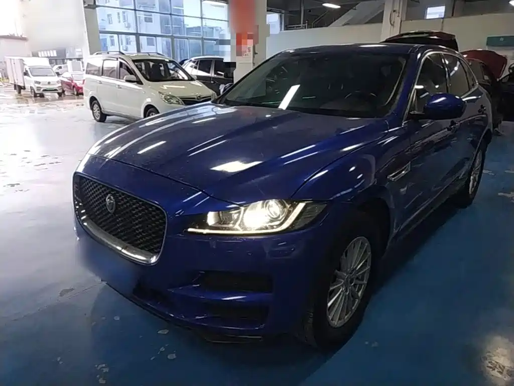 Photo 2 - Jaguar F-PACE