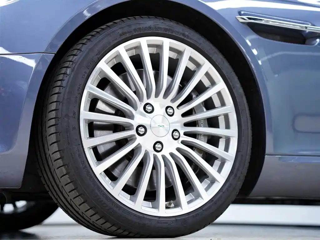 Aston Martin Rapide 2011 2010 6.0L