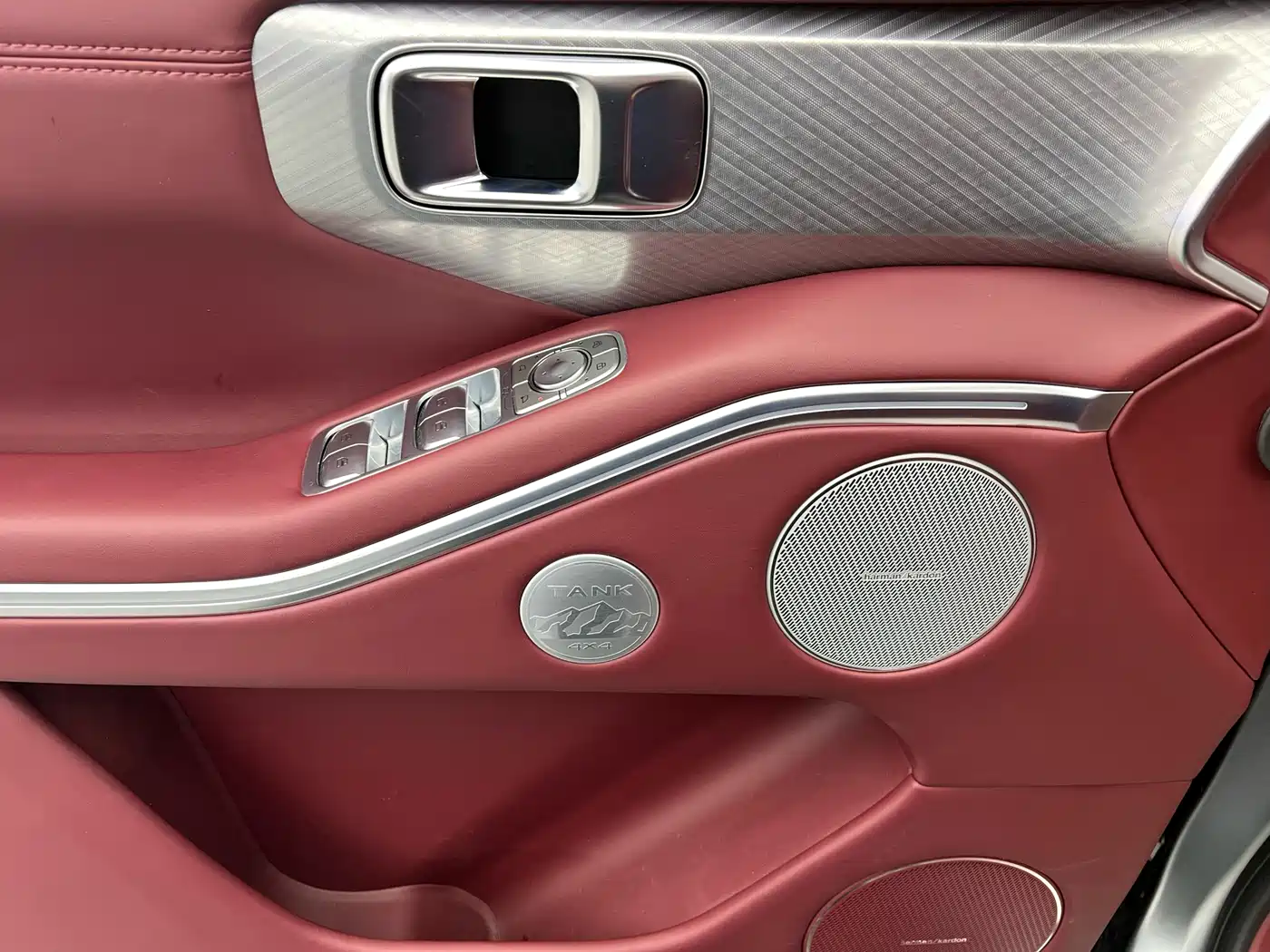 TANK TANK 700 NEW ENERGY