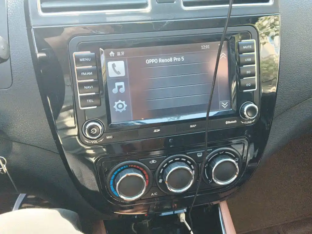 صورة 6 - Dongfeng Fengxing Jingyi X5