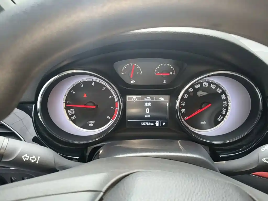 Фото 16 - Buick Verano
