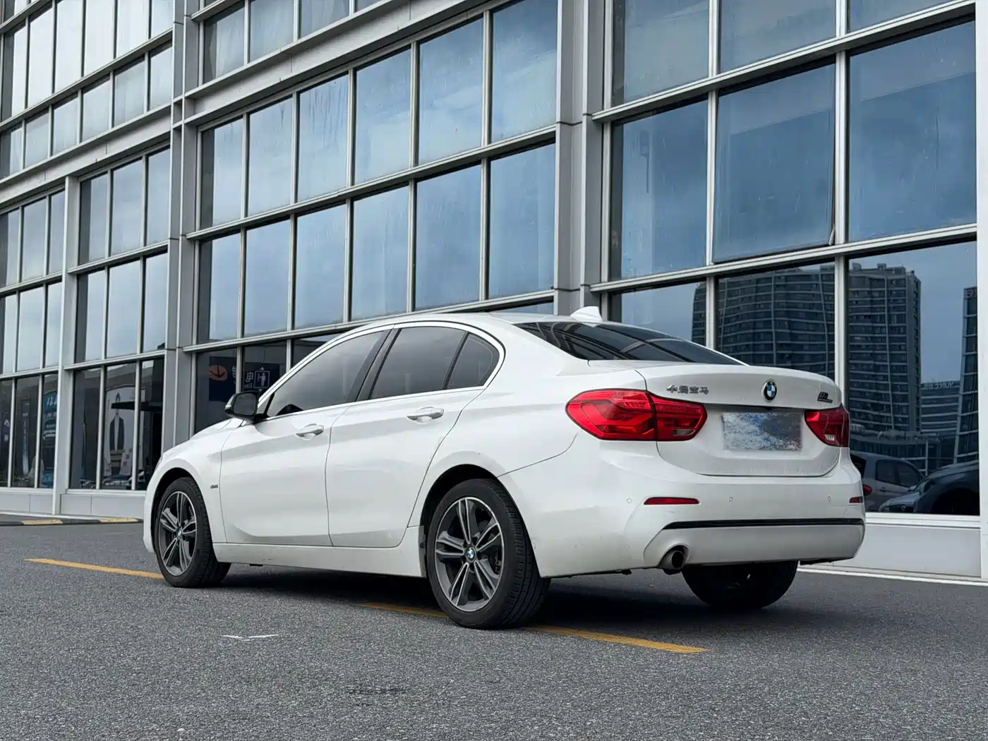 Фото 4 - BMW 1 Series
