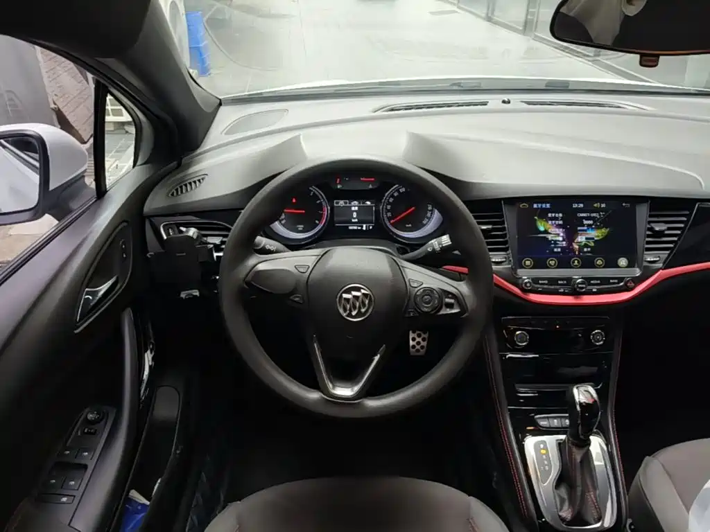 Фото 15 - Buick Verano